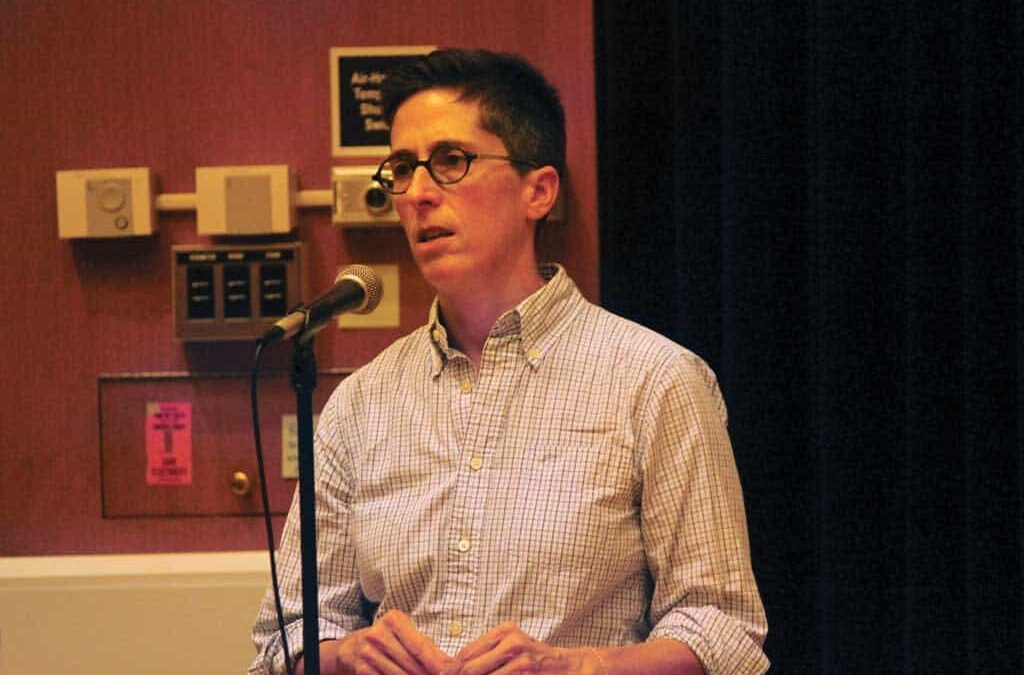 Comic writer Alison Bechdel rivets campus with presentation