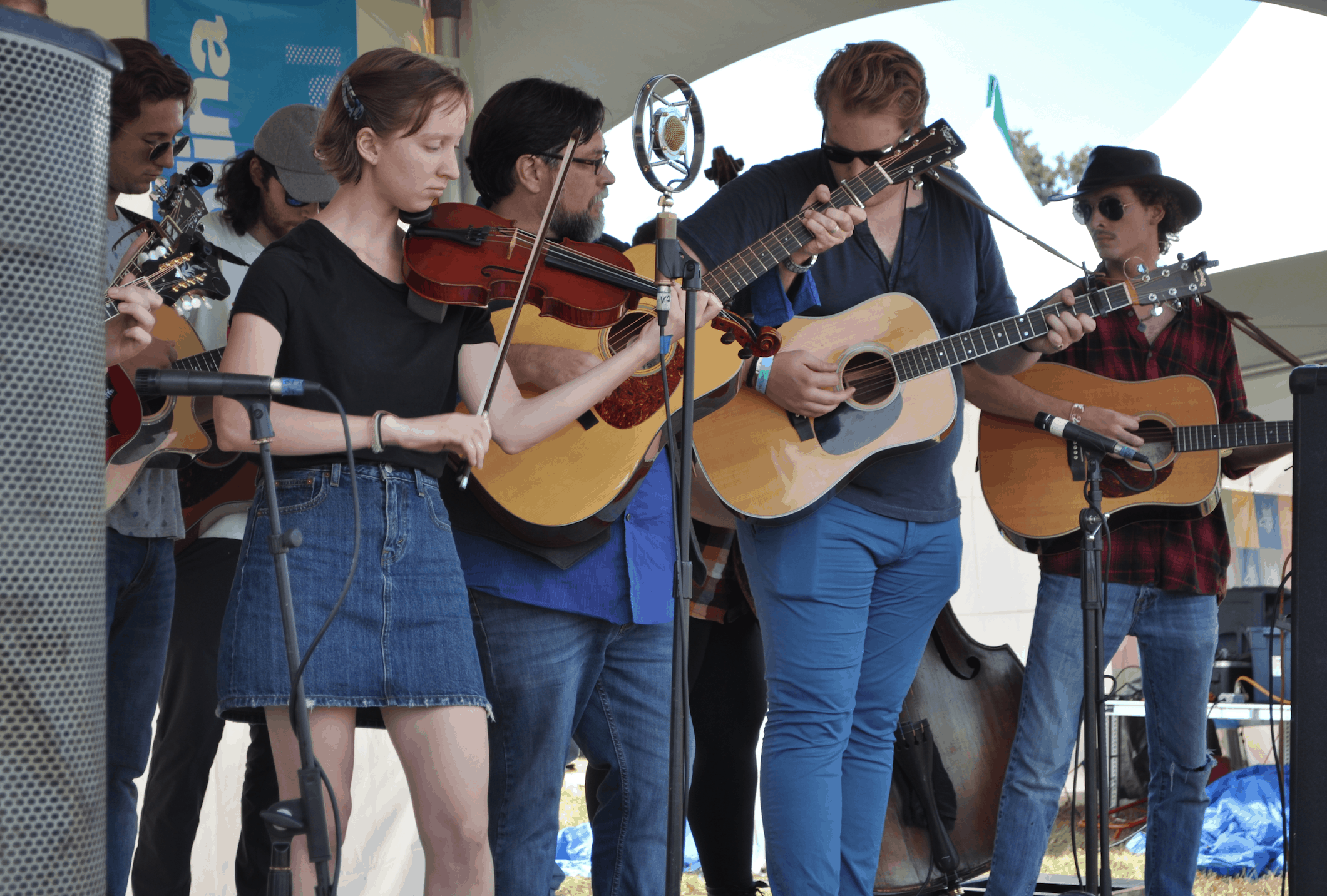 denison-bluegrass-ensemble-performs-at-local-music-festival-ohiolina