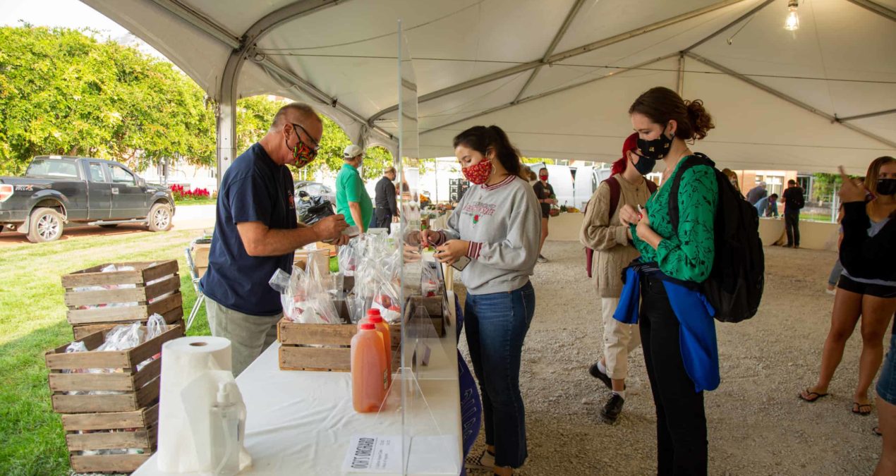 Photo essay: Bi-weekly farmers market comes to campus