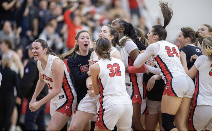 Women’s basketball clinches NCAC title on Senior Day